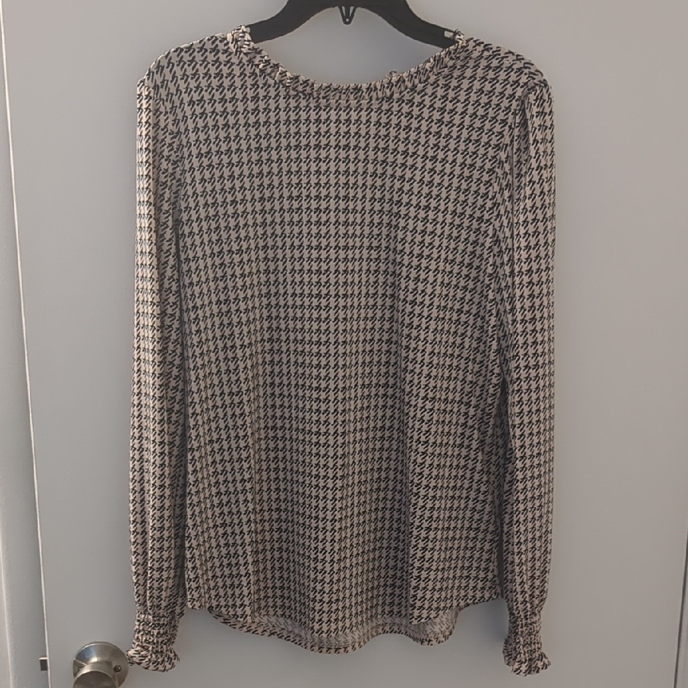 Adrianna Papell Pink and Black Blouse with Long Sleeves